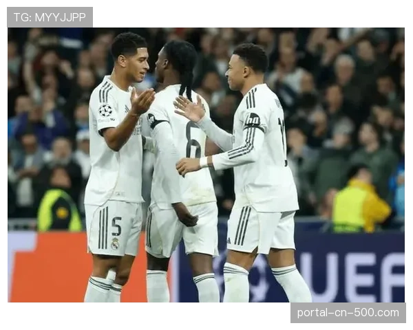 皇马发布欧冠次回合前训练图，贝林厄姆参与全队合练